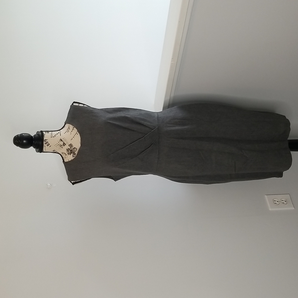 Amy Matto Sleeveless Grey Midi Dress Size 10